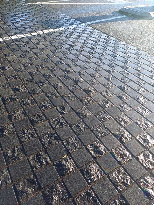 Onyx granite cobblestone driveways